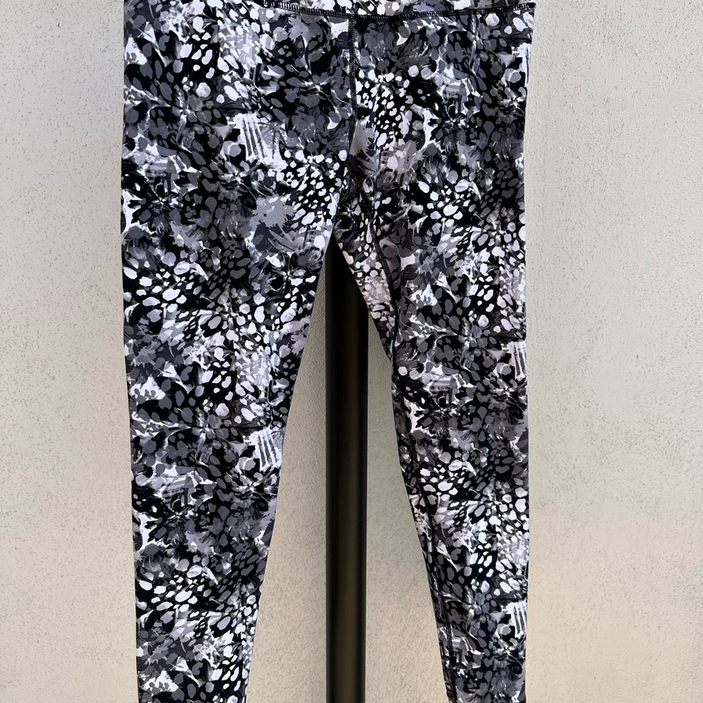 Danskin Black & White Patterned Leggings